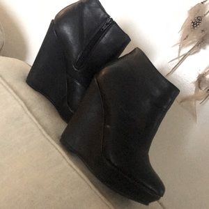 Platform black shoe boot heels